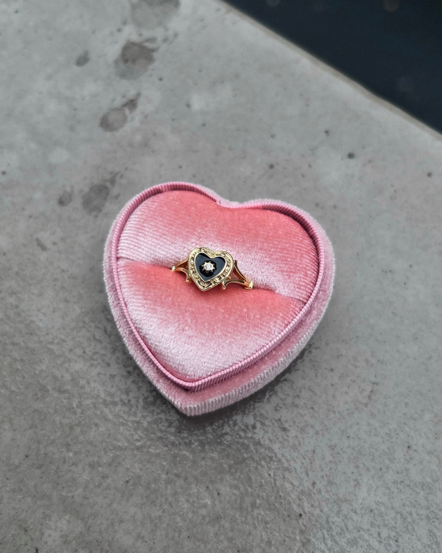 antique romance gold ring