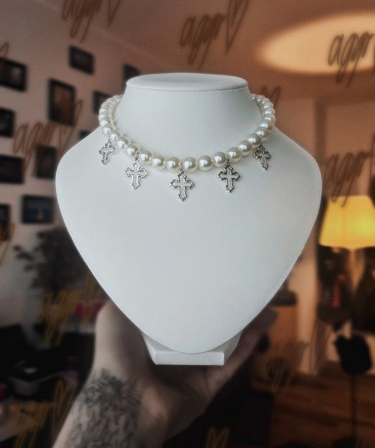 graveyard pearls choker