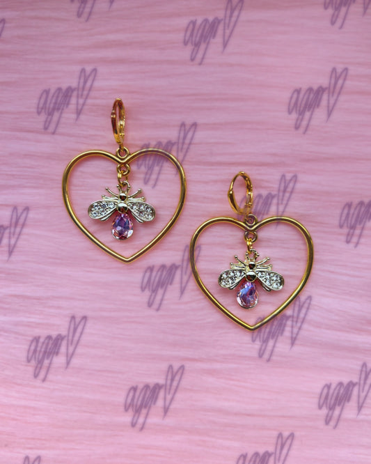 моя муха 🪰 heart earrings