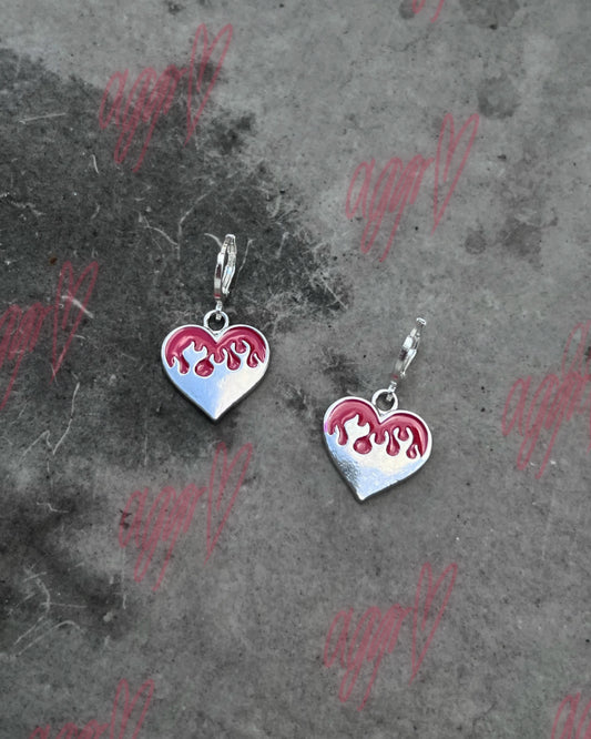 2000s e-girl heart earrings