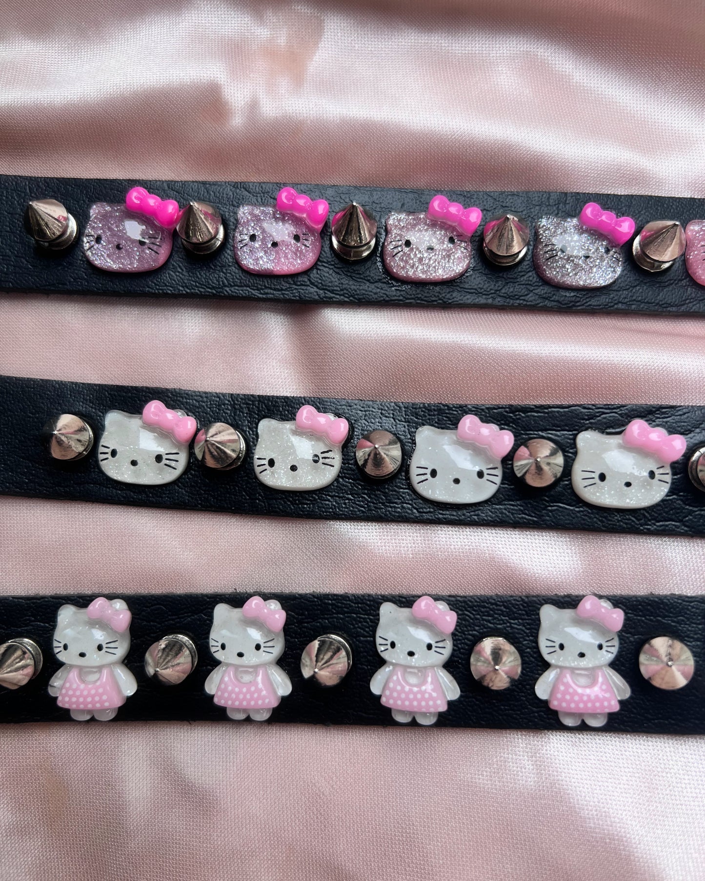 hello kitty studded choker