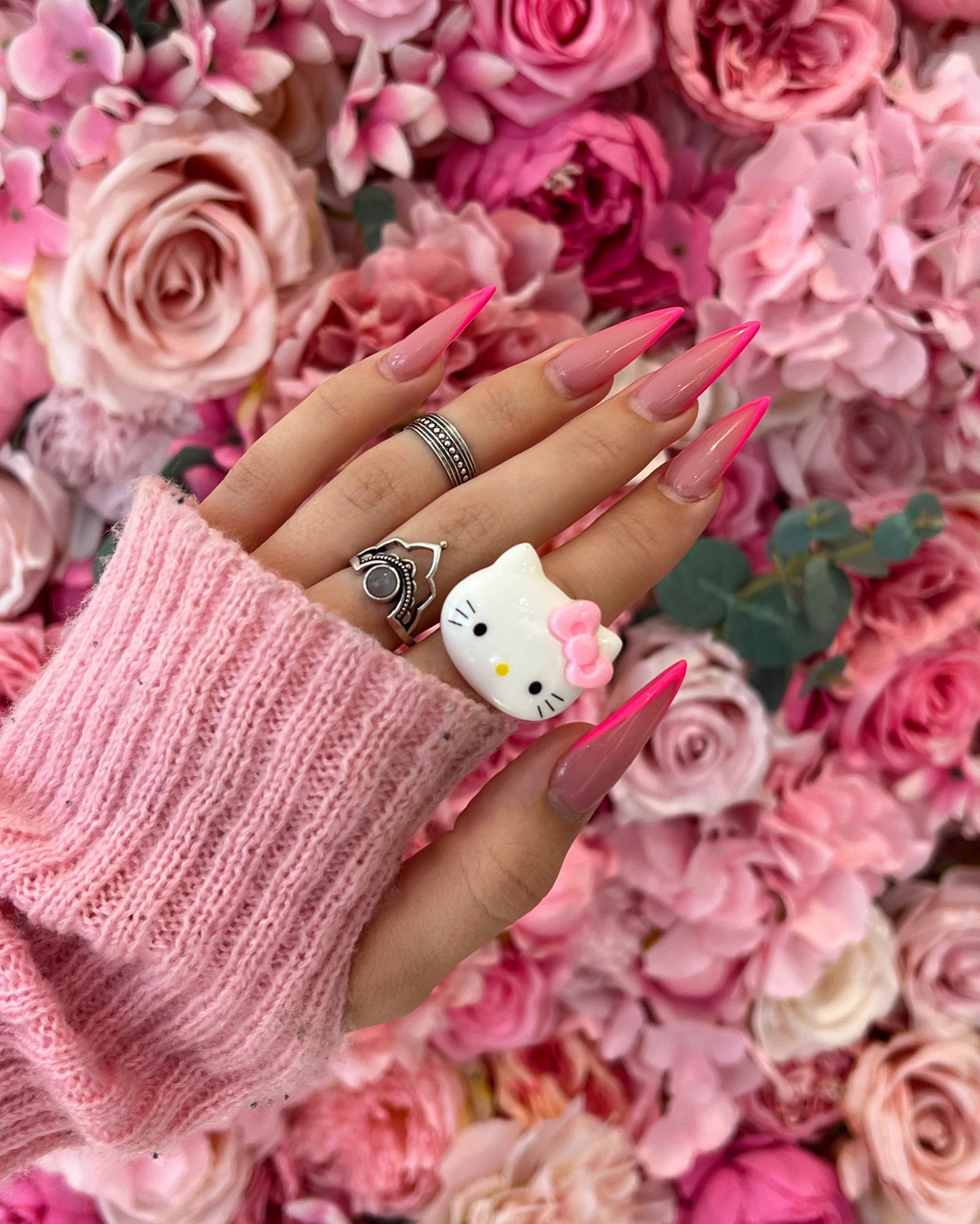 kitty giant finger ring