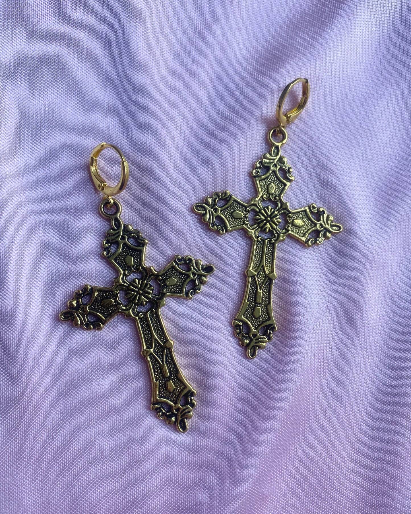 mimi’s romance goth cross earrings